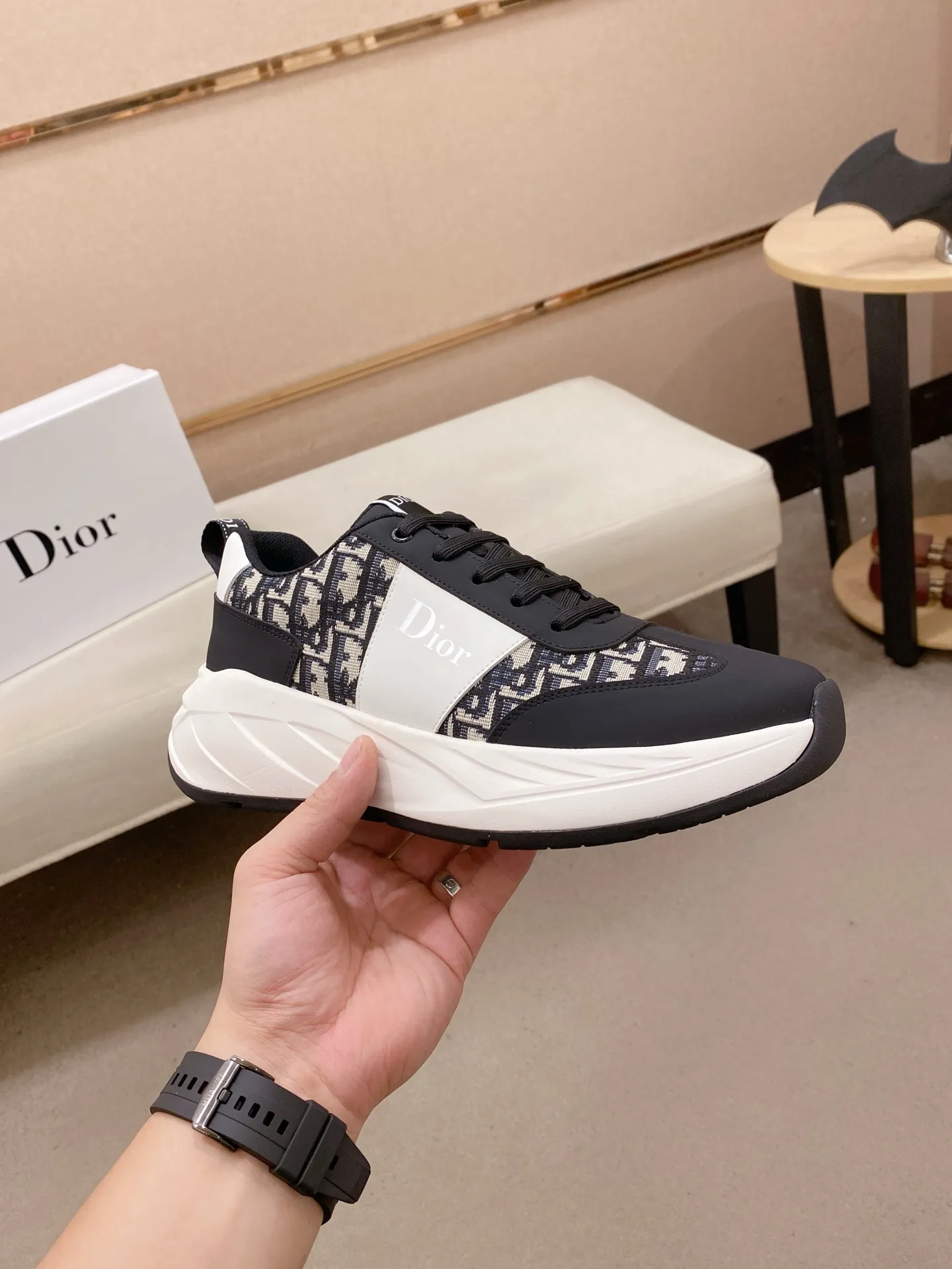 Factory price: 442💰[Dior·Dior] New casual sports style men's shoes, new spring and summer design, perfect workmanship, lace-up lazy style to create wardrobe quality, upper: imported first-layer cowhide, sheepskin lining is soft and comfortable, ultra-light TPU wear-resistant outsole, simple, versatile fashion men's shoes, excellent color code number 38--44. Can be customized for 45 non-refundable!